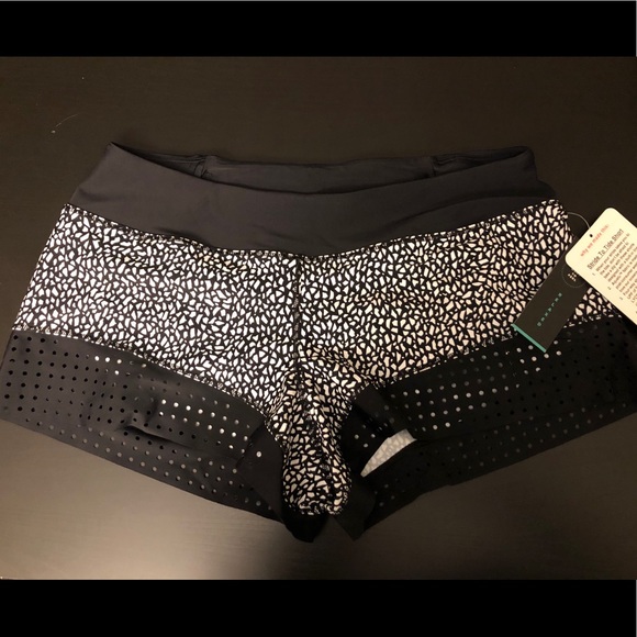 lululemon athletica Pants - Lululemon stride to tide shorts
